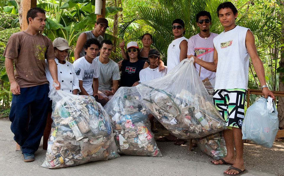 Gerardo beach cleaning 3